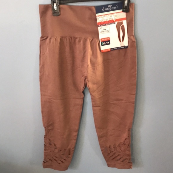 NWT One5One taupe laser cut capri leggings size XL or 1X - Picture 5 of 10